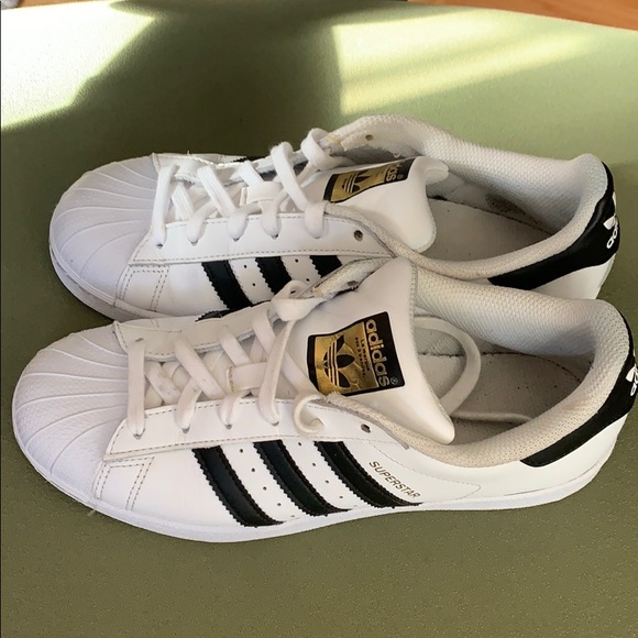 SOLD Original ADIDAS Women’s Superstar Shoes - Picture 4 of 6